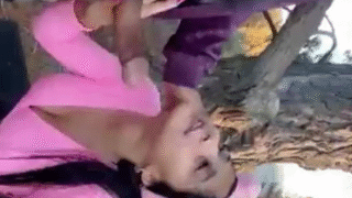 llevan a jovencita mexicana al monte y le dicen que se la chupe a uno de ellos